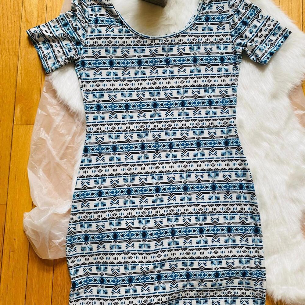 Mudd Blue and White Flutter Sleeve Bodycon Midi Dress